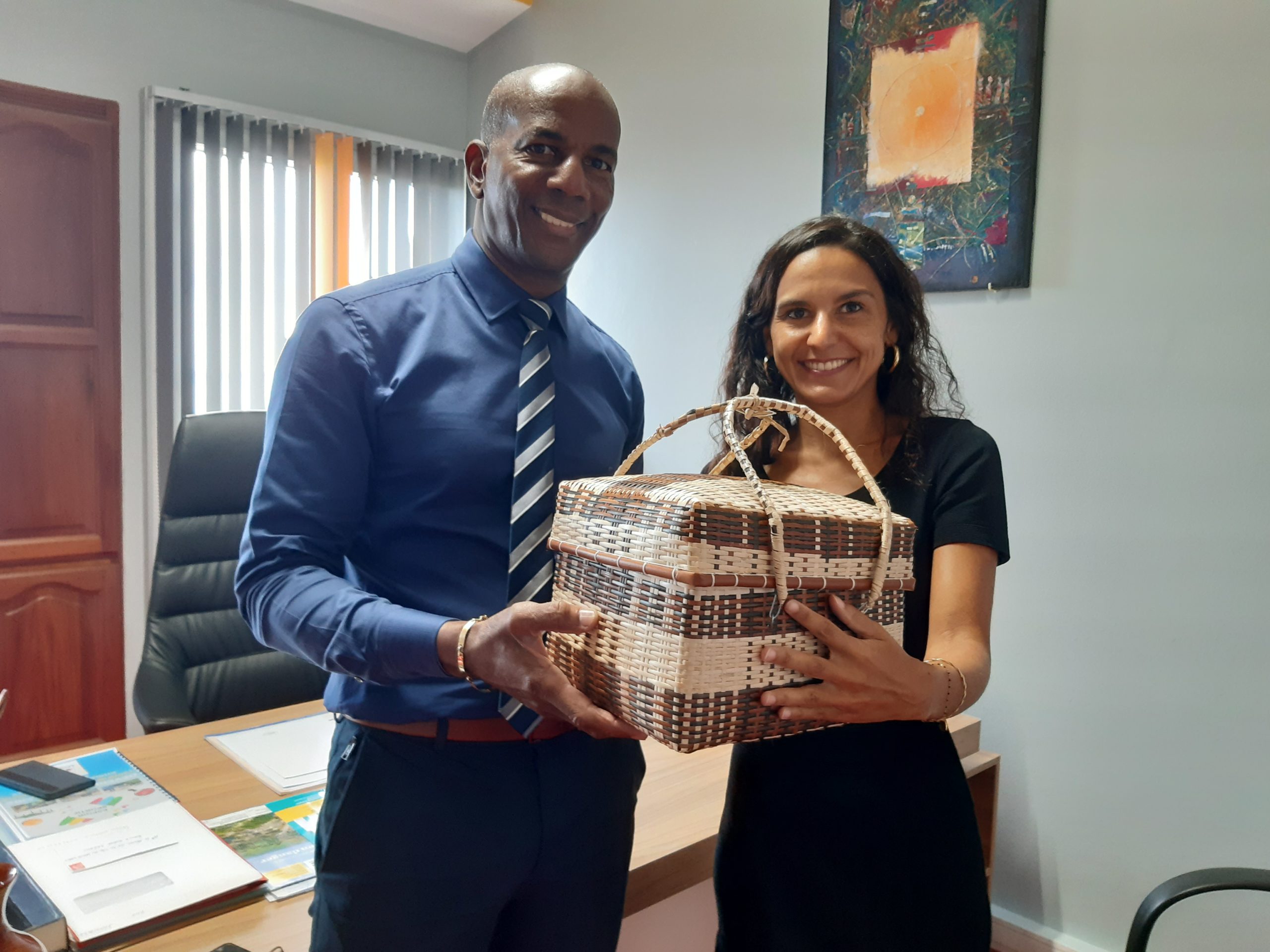 LA NOUVELLE SOUSPREFETE EN ENTRETIEN AVEC LE MAIRE Ville de Sainte Marie