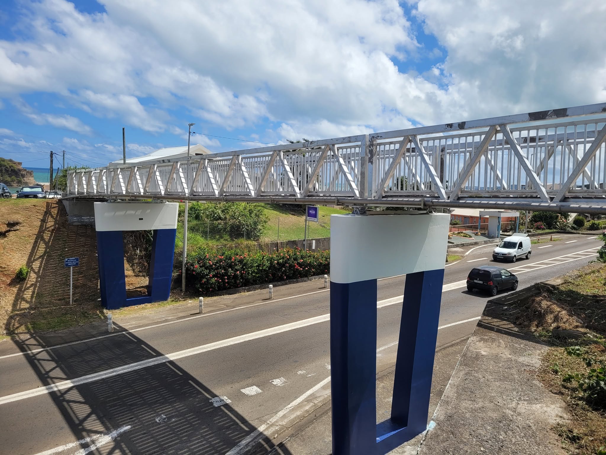 Illustration 3 de l’actualité « INAUGURATION DE LA NOUVELLE PASSERELLE DES ÉCOLIERS »