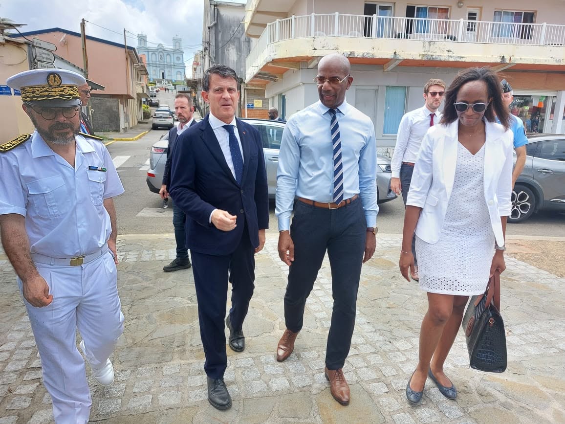 Illustration 1 de l’actualité « MANUEL VALLS EN VISITE A SAINTE-MARIE »