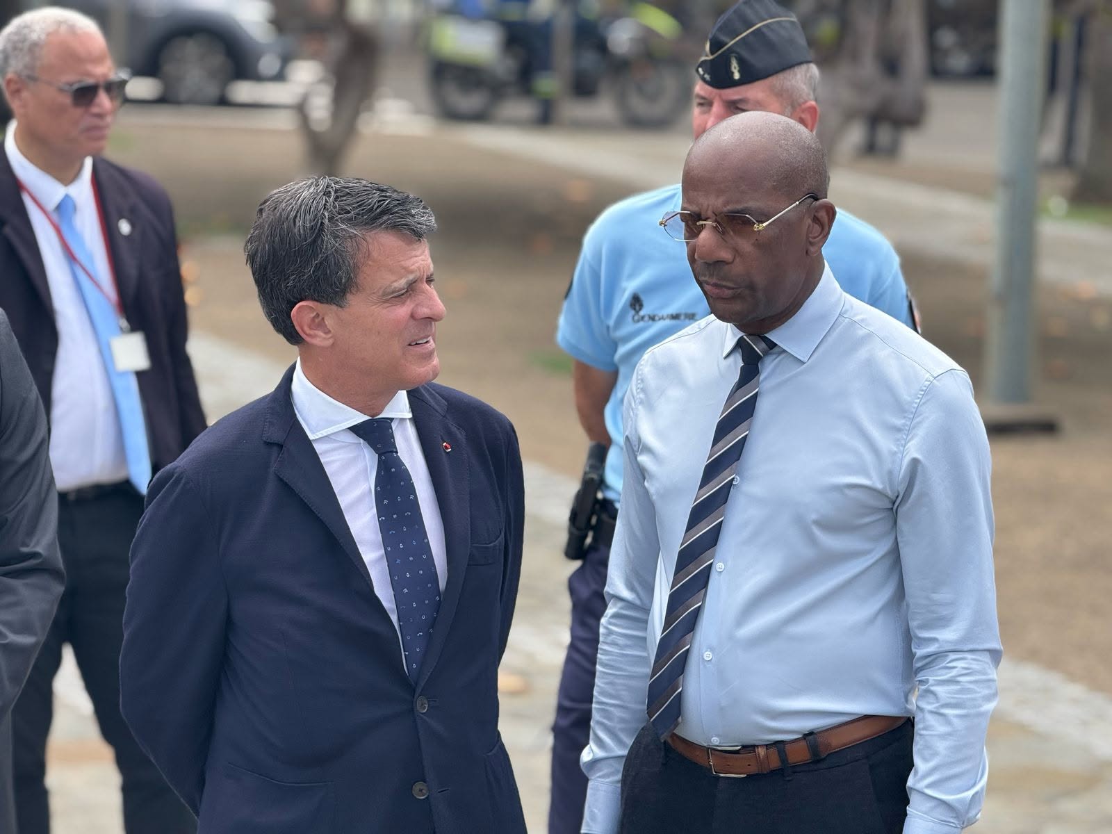 Illustration 2 de l’actualité « MANUEL VALLS EN VISITE A SAINTE-MARIE »